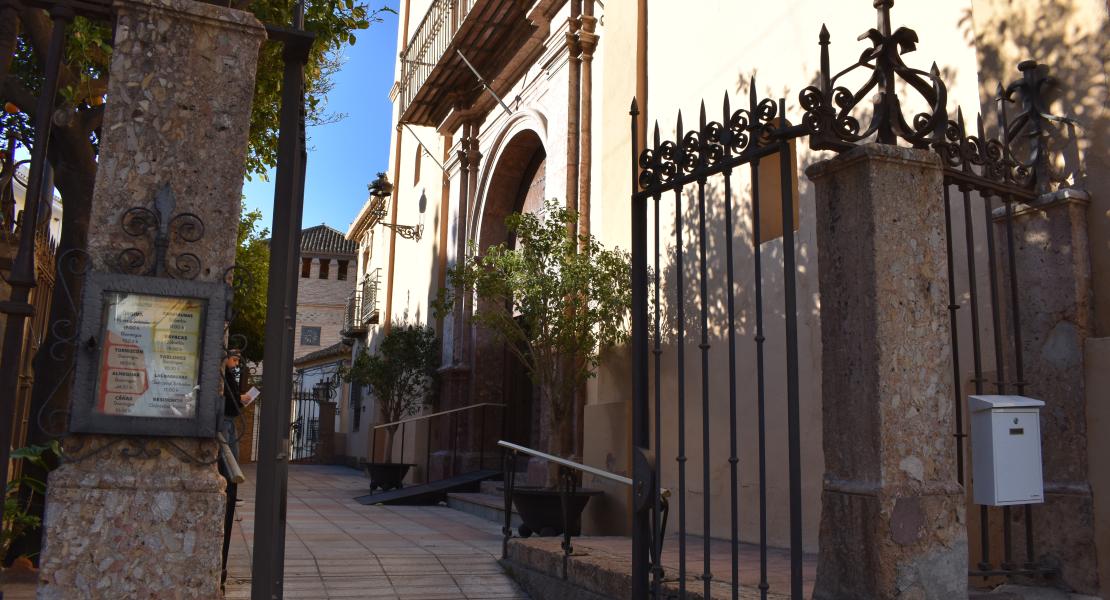 Entrada a la iglesia