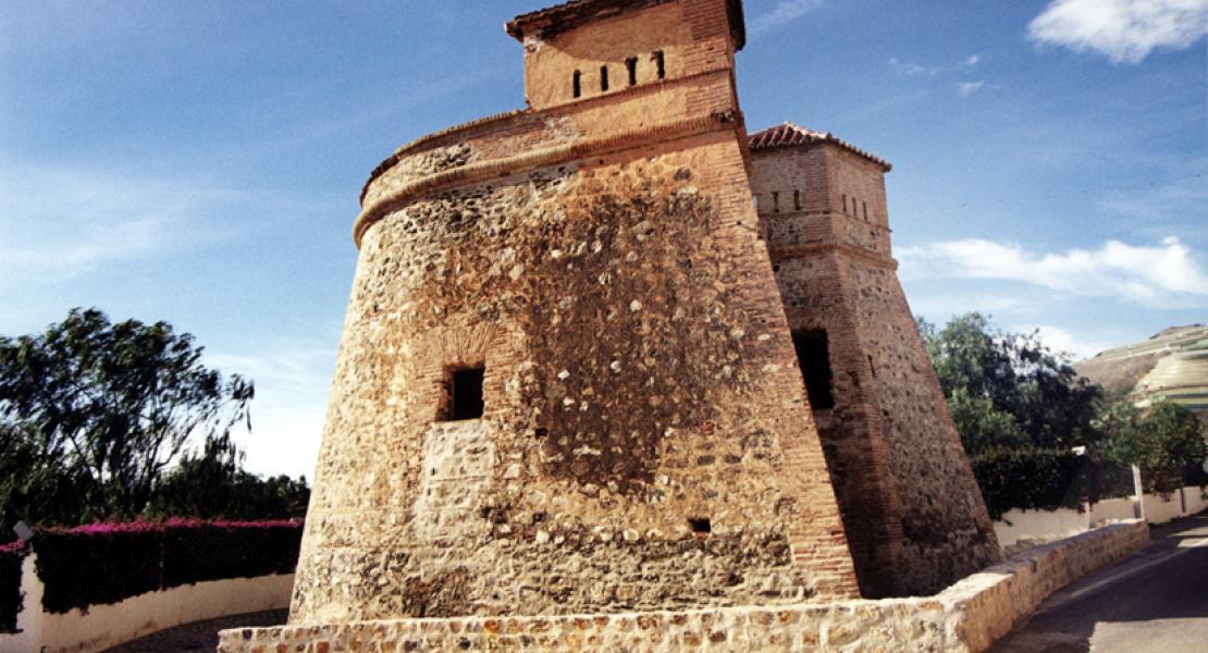 Exterior lateral del castillo de Baños - Fotografía: IAPH