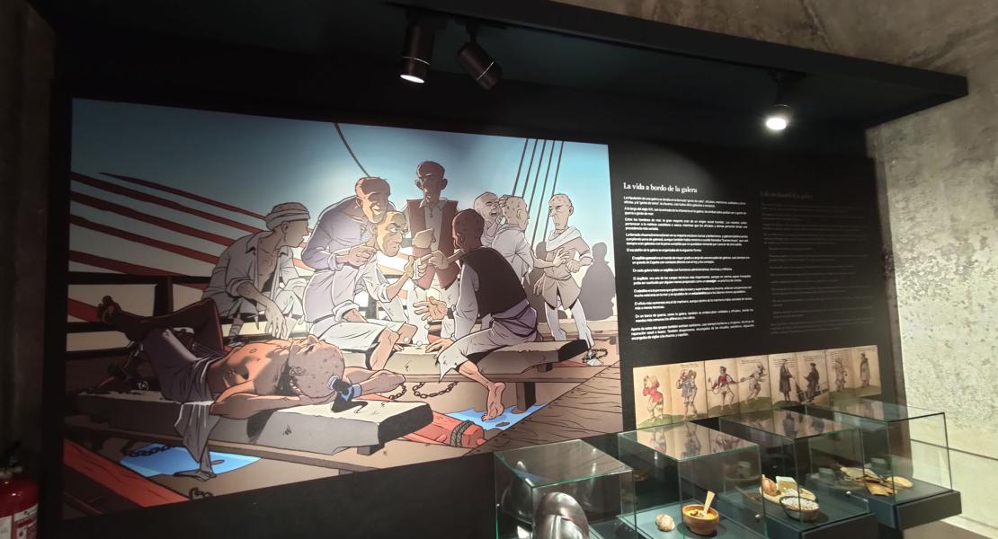 Panel expositivo 'La vida a bordo de la galera' de la muestra permanente en el interior del edificio. 