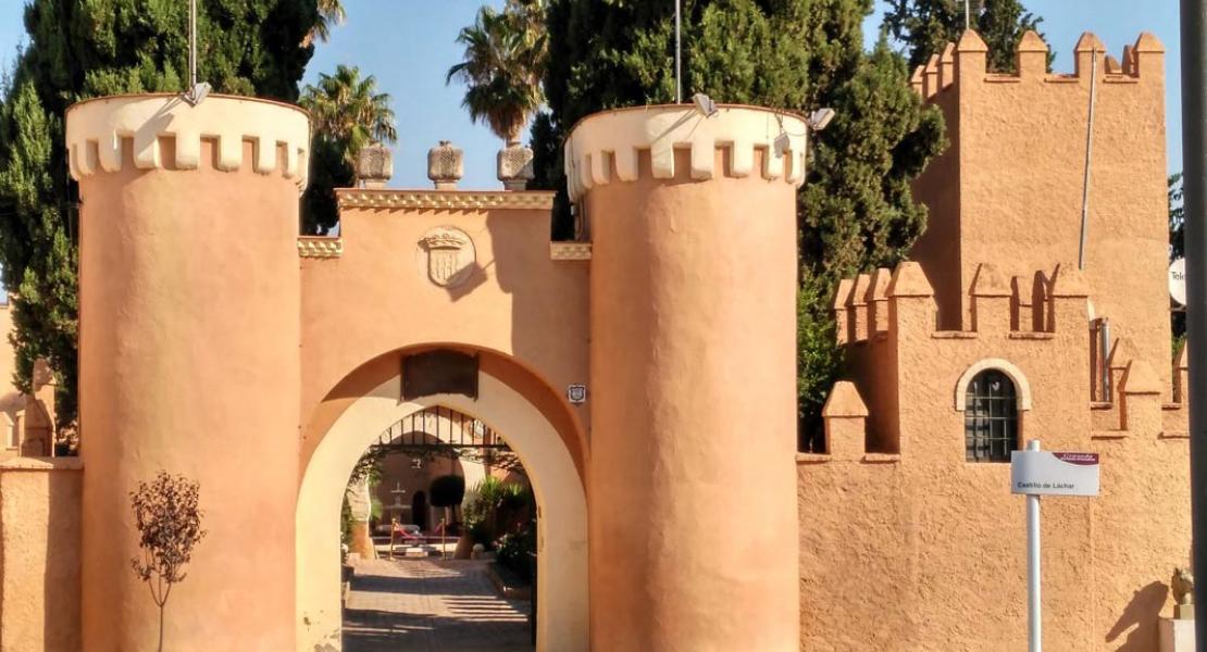 Entrada principal - Fotografia: Castillodelachar.es