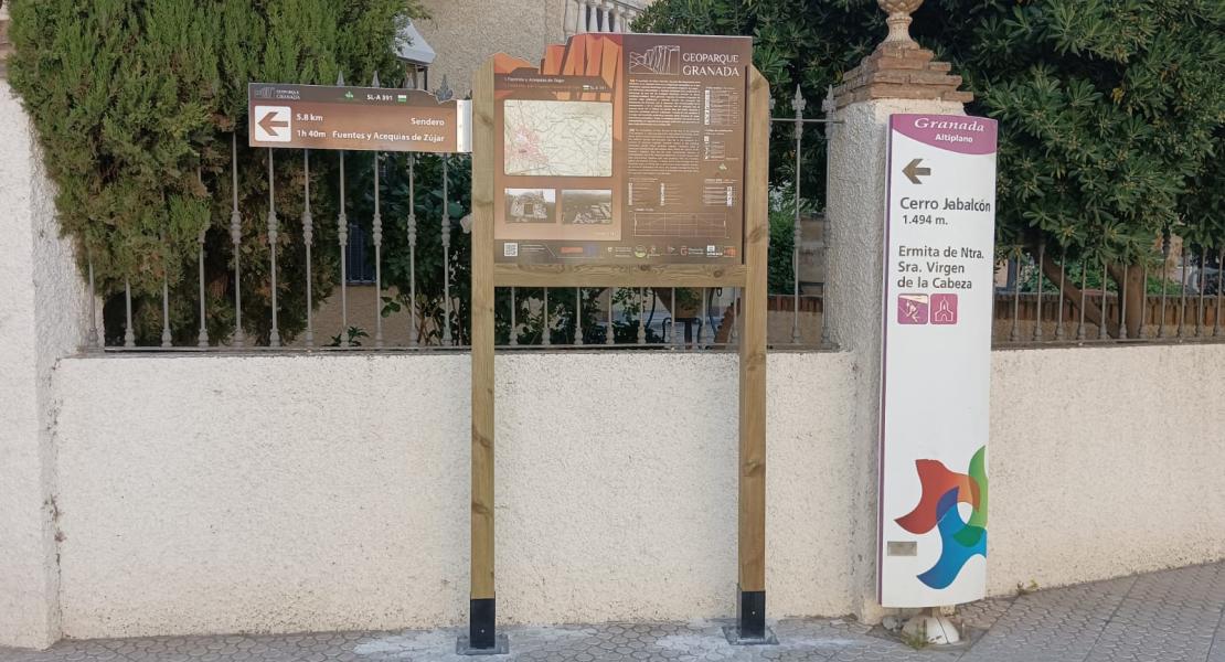 Cartel de inicio de ruta. Fotografía: Memolab-UGR